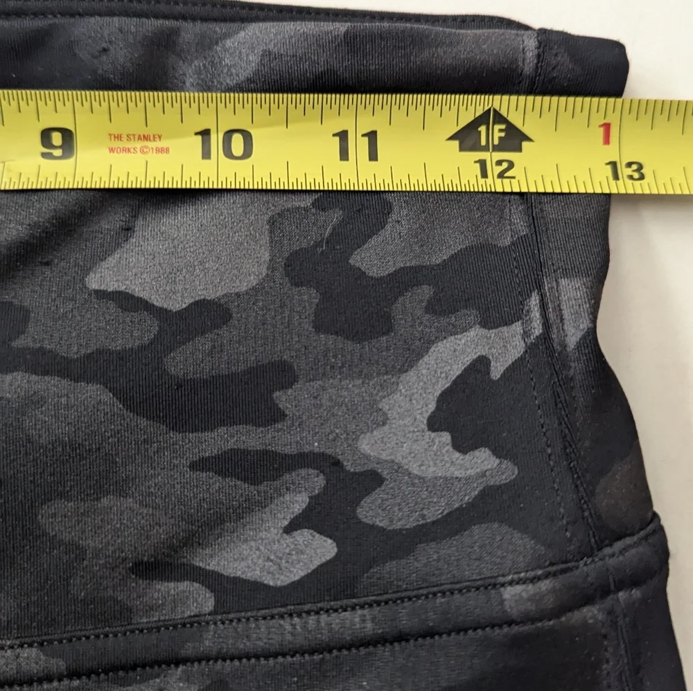SPANX Faux Leather Camo Leggings Size Medium Petite - Picture 7 of 12